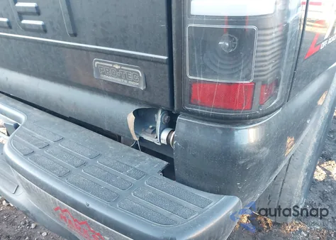 2003 Chevrolet Silverado 1500 Ls z USA, uszkodzony, nr VIN 1GCEK19T93Z144455